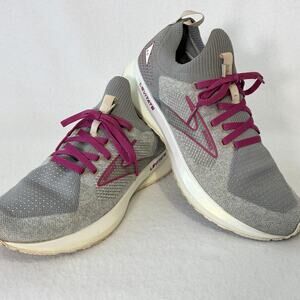 Brooks Levitate Running Shoes Women’s Size 9 Gray Pink Low Top Trainers Sneakers